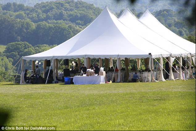 The Celebration Of Life That Replaced The Palin Meyer Marriage Was Rather